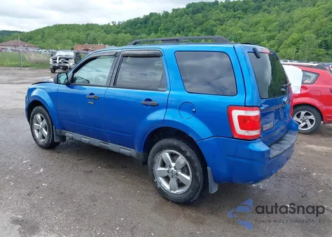 2012 Ford Escape Xlt z USA, uszkodzony, nr VIN 1FMCU9D70CKA34070